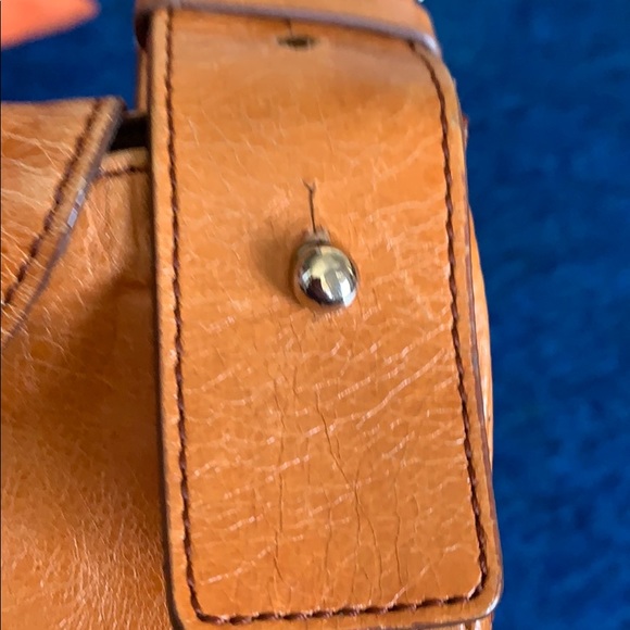 Genuine leather medium size purse. - Picture 6 of 7